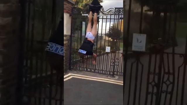 коротко о британской полиции 🤣🤣