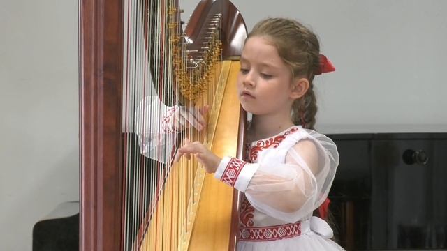 Галиахметова Ранэлия (арфа, 6 лет) май 2023 г.
