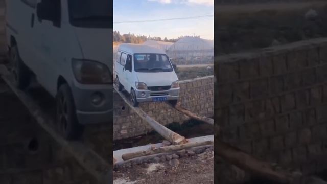 чудак 😆