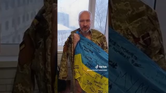 Из Украины украинец на русском языке зовет побратимов идти на Киев