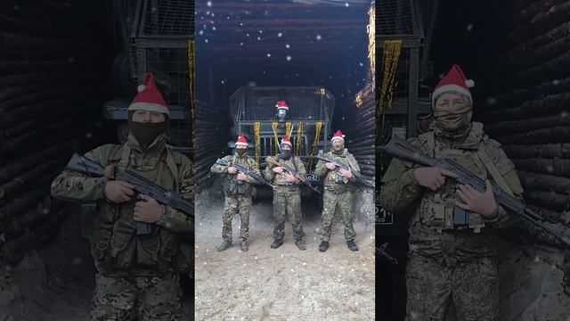 Огонь, а не поздравление! Артиллеристы шлют привет с фронта.