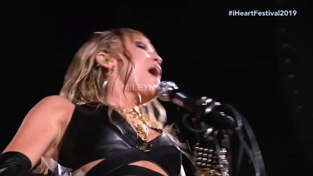 Miley Cyrus & Lady Gaga - Black Dog (Led Zeppelin Cover)