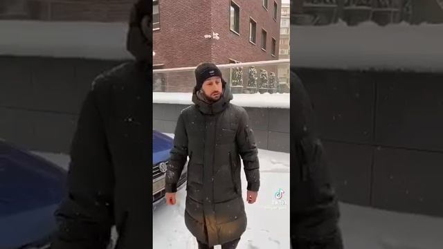 каждое утро в каждом дворе