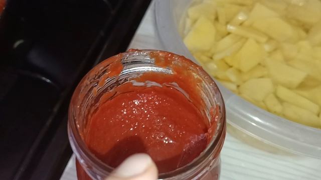 Как дольше сохранить томатную пасту свежей