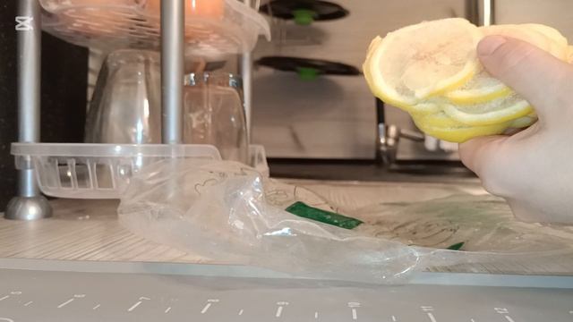 удобное хранение лимона в морозилке