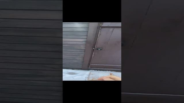 Баня на даче зимой