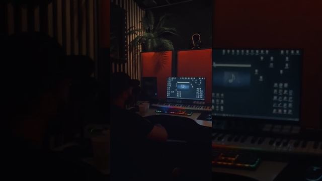 слушаю демо в студии / release 12/04/24