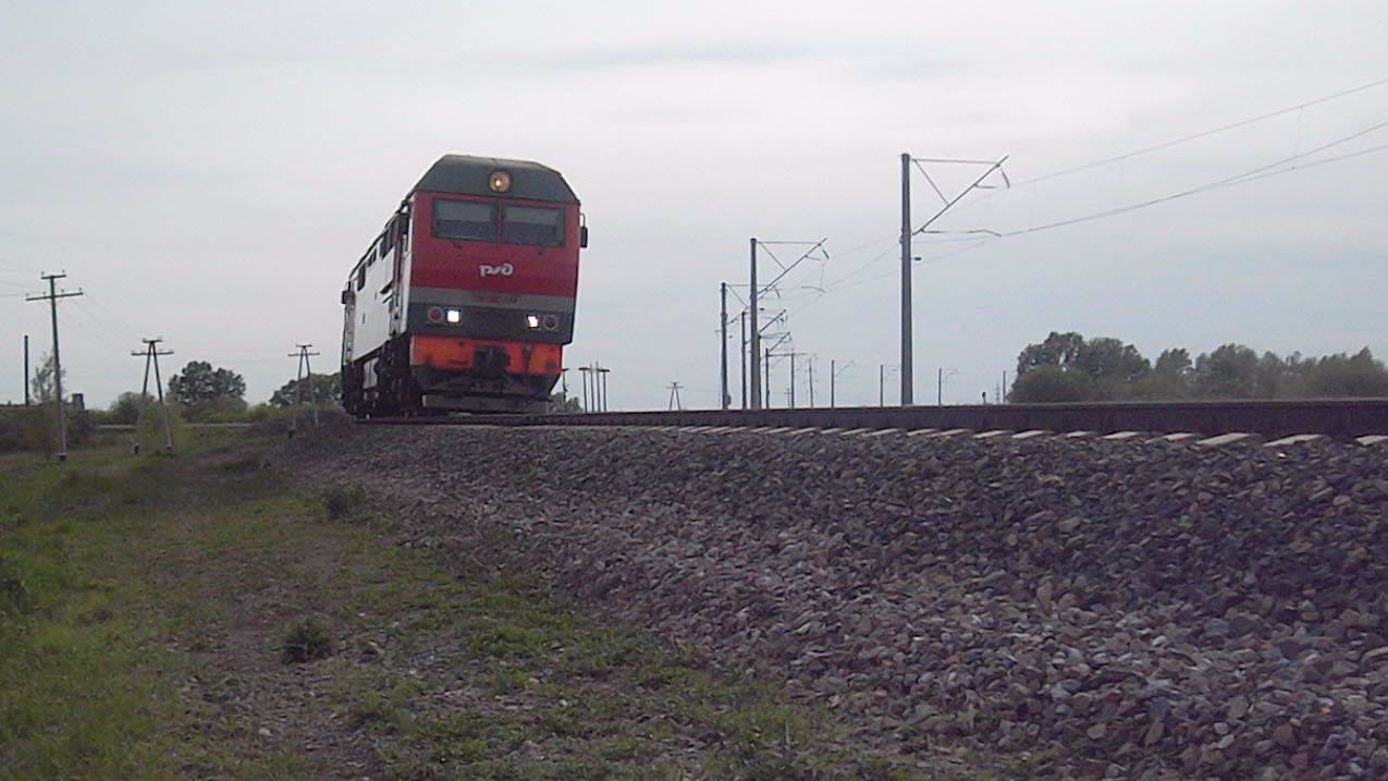 Тепловоз ТЭП70БС-264 с поездом "Восток".