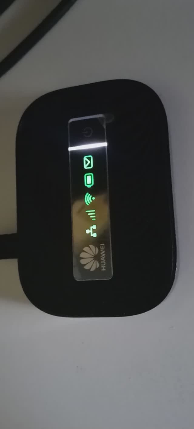 Роутер с Модемом Huawei E5151s-2