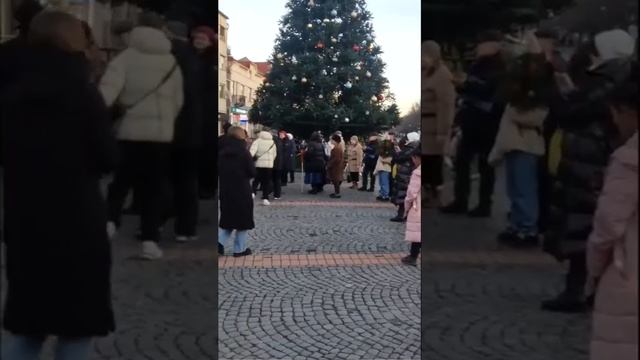 Укры настолько глупы, что им уже объясняют, что Ханука это освещение новой земли