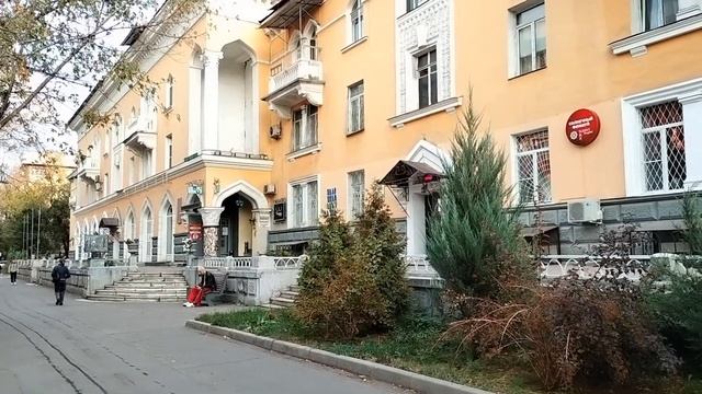 Полдня в Алматы.  На фоне гор. 5.10.22