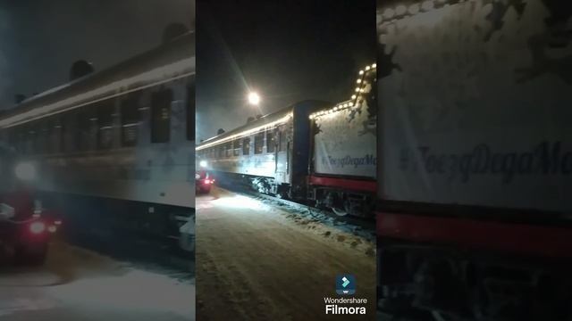 Дедушка приехал на заправку