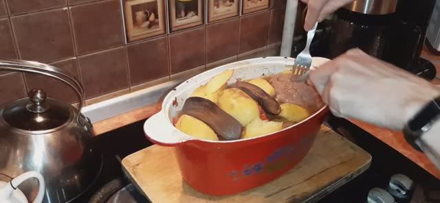 _Дружба_ - баранина и говядина в овощах в чугунке