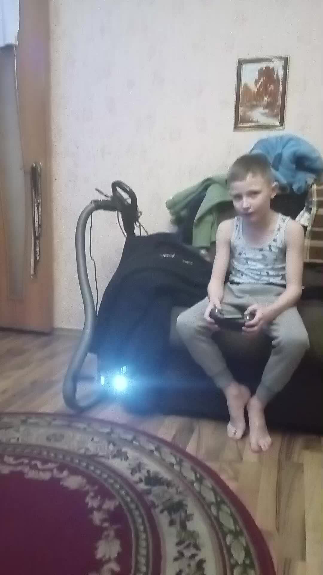 полёт на квадрокоптере и езда на танке