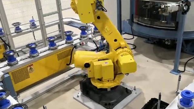 Дробеструйная камера автоматическая с роботом для упрочнения шестерен