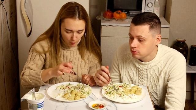 🥟 ПЕЛЬМЕНИ со Сметаной и Салат 🥗 МУКБАНГ асмр итинг еда @kushat_prosto