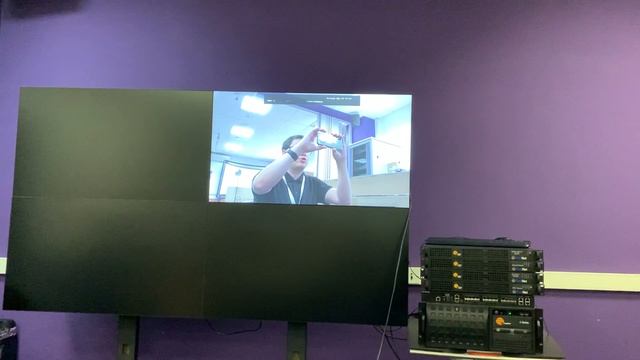 Демонстрация работы системы управления AMX и через тач-панель - работы с Sony REA-C1000