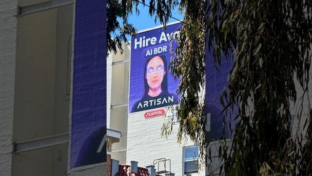 Хватит нанимать на работу людей! - рекламный слоган от компании Artisan