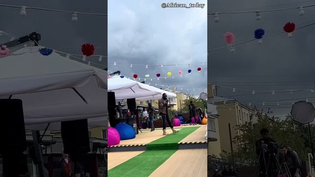Певец Дэн на афро-моде в Москве