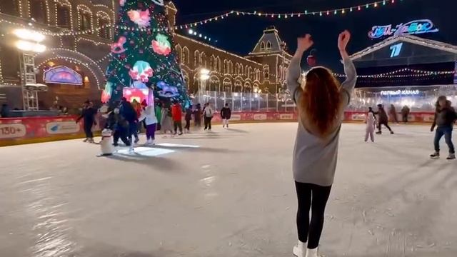 Логопеды на ГУМ-катке!