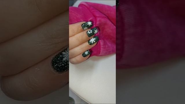 новогодний маникюр