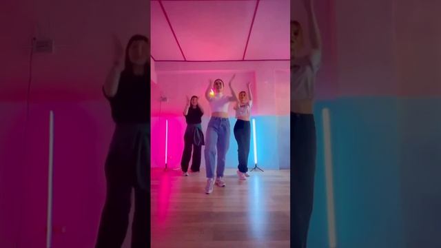 Кто ваш биас в Твайс?✨ тгк:: ненаби #kpop #coverdance #cover #dance #twice #onespark #shorts
