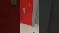 02.01.25 НХ8 девятый подьезд, лифт открывает двери на этаже выше, а не там где был сделан приказ.mp4
