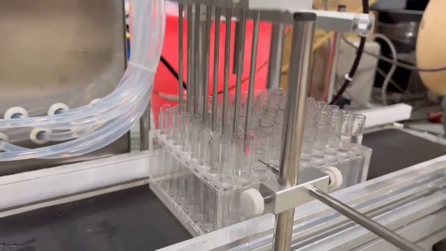 Автоматическая линия розлива пузырьковой воды в дозатор эфирного масла для духов