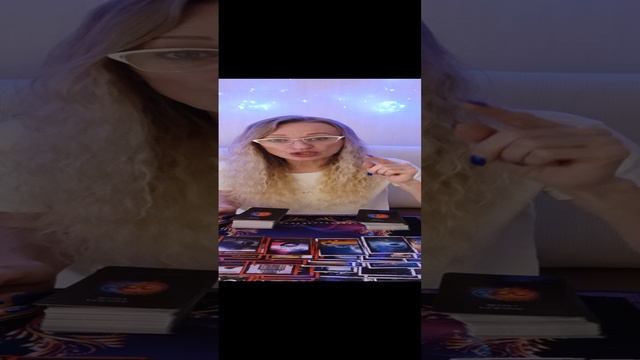 О чём думает он🤔💪, о чём думает она🤔💃 Таро расклад
