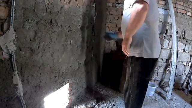 ЖИВЕМ В ДЕРЕВНЕ!!ШТУКАТУРИМ!!ОДНА СТЕНА ГОТОВА!!!ВТОРАЯ НА ПОДХОДЕ!!РЕМОНТ САРАЯ!!!Деревенский влог