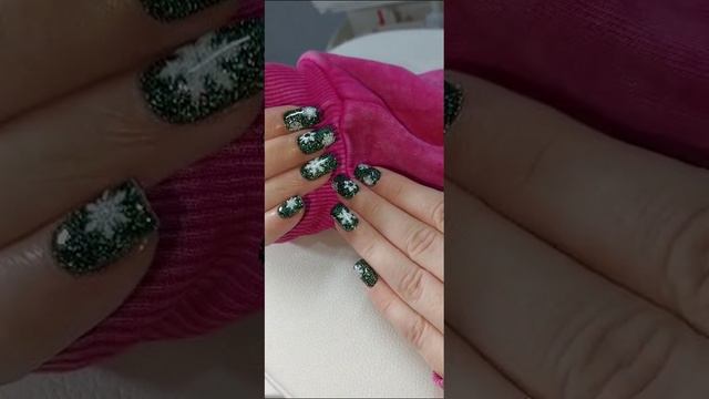 новогодний маникюр