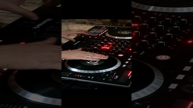 Scratch test Numark ns 7 ii
