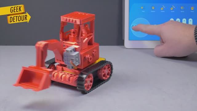 3D принтер + Ардуино + Lego-совместивый X-Kit Robot Toy Factory (англ.)