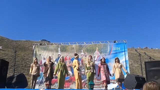 Театр моды ＂Феникс＂. Коллекция ＂Увек - город которого нет＂ [fcSB9poUNZI]