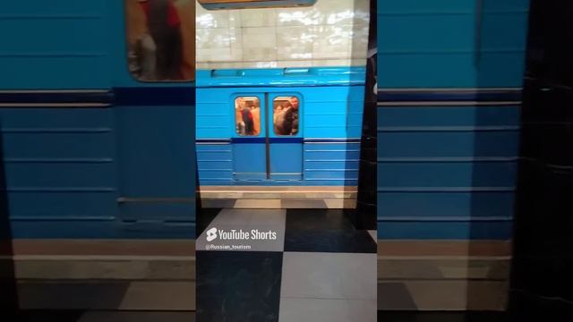 Эволюция турникетов московского метрополитена выставка в манеже Москва #метро #манеж #москва.mp4