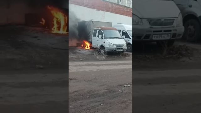 По улице Беговая неожиданно загорелся автомобиль. 🔥