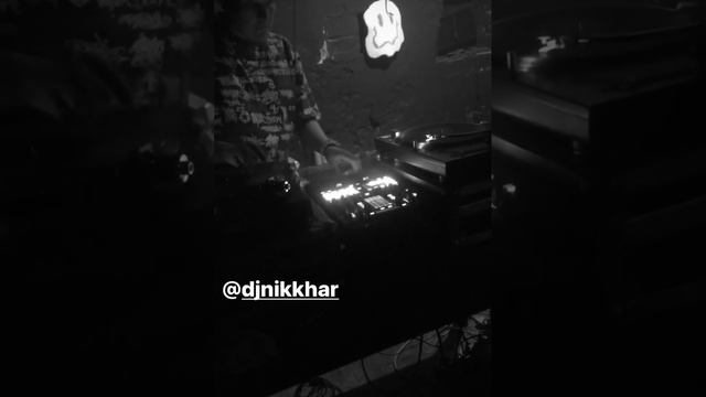 Freestyle scratch session ( dj klassen качает на фоне ))