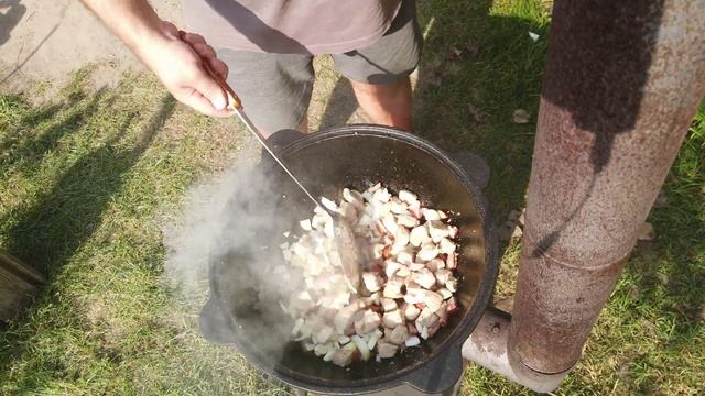 Бигос, Бигус или просто тушеная капуста с мясом в казане. Показываю, как приготовить вкусно.