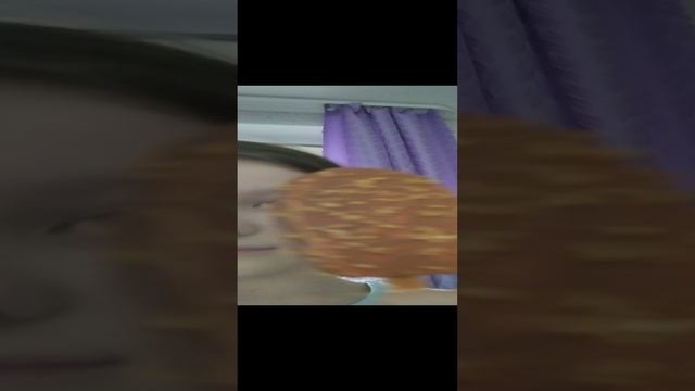 Пробую мороженое