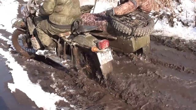 Русский мотоцикл Урал по настоящему бездорожью