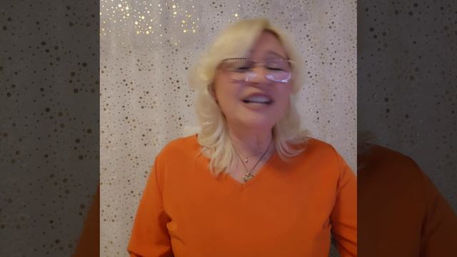 ДАРИТЕ ЖЕНЩИНАМ ЦВЕТЫ