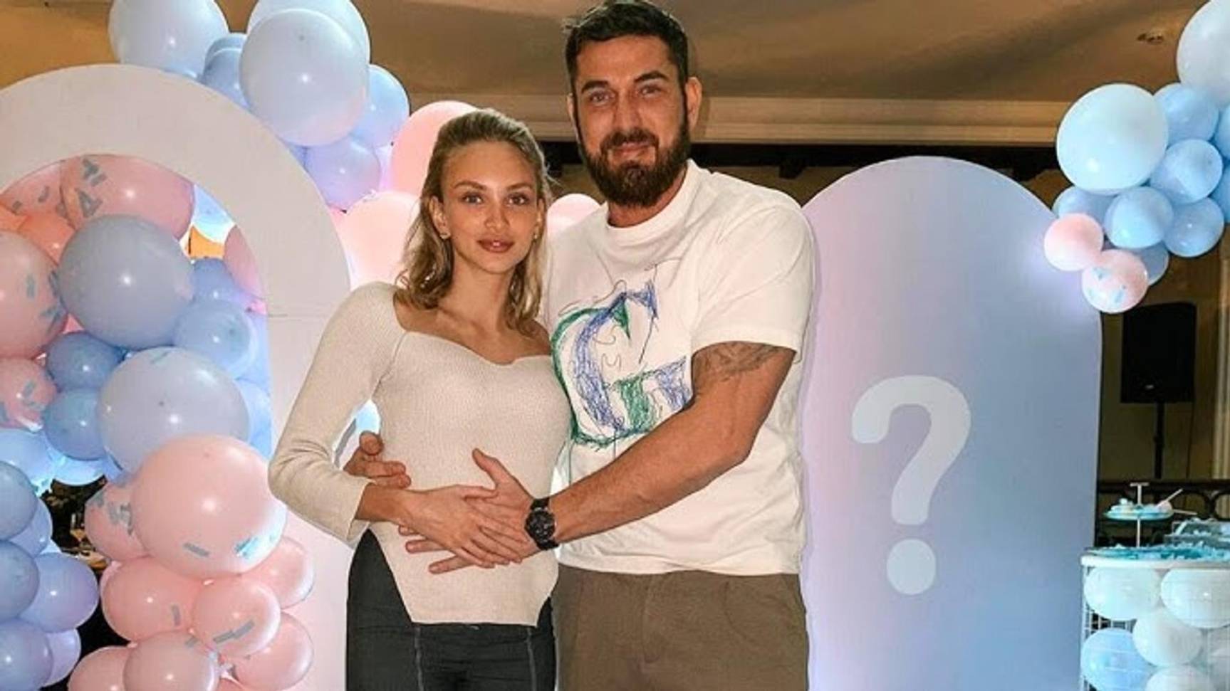 «Кто ищет, тот всегда найдет»: беременная жена Курбана Омарова о проверках телефона