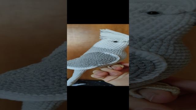 Попугай амигуруми вязаный крючком