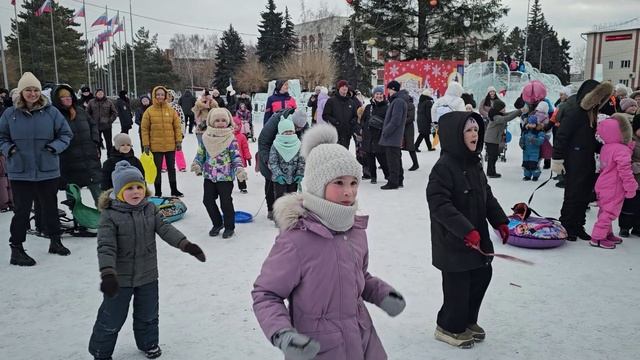 🎄Сегодня в Белово прошло представление для детей с любимыми героями сказок.