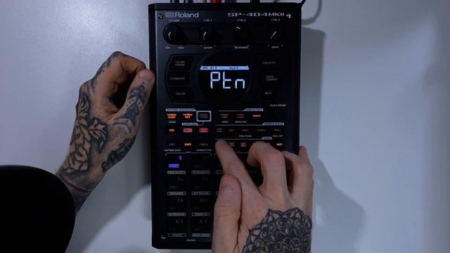 Roland SP-404 MKII Tutorial Series 07 - The Banks