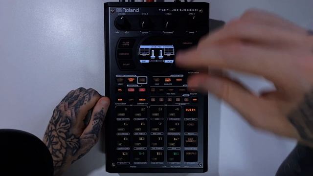 Roland SP-404 MKII Tutorial Series 39 - DJ Mode - The Mixer View