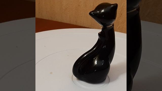 кошка. Фарфор. Китай