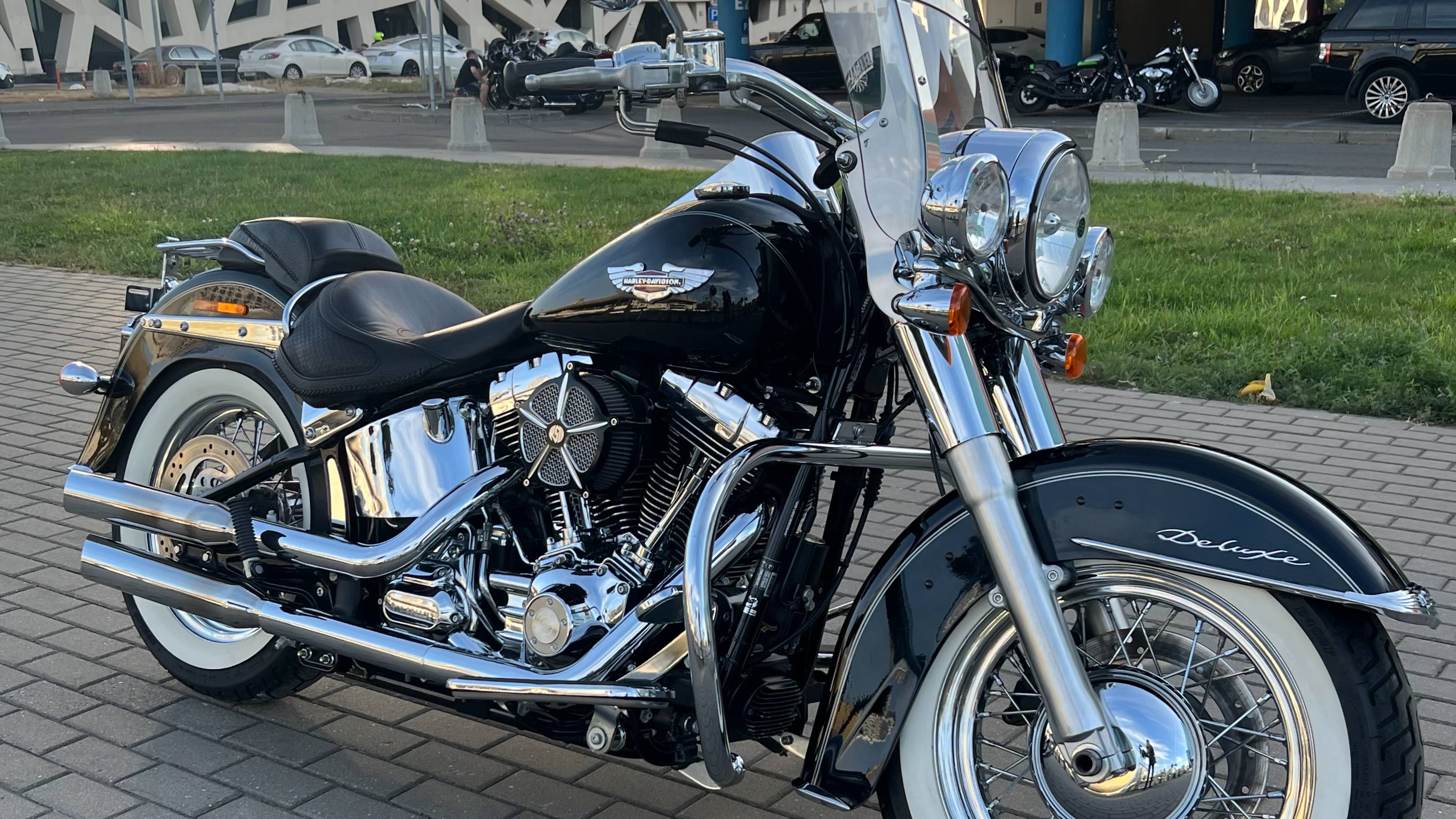 2011 Deluxe ABS черный