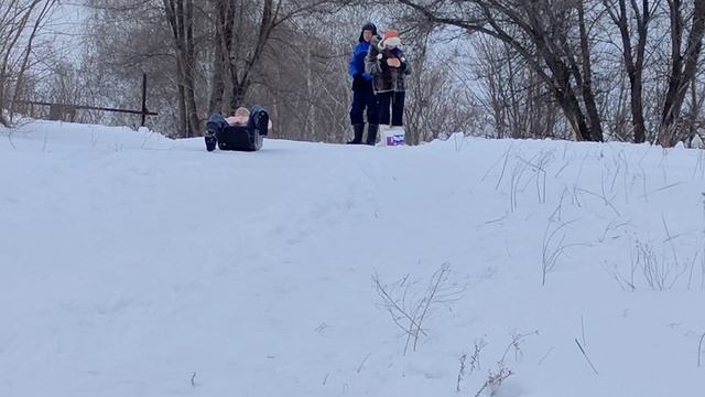 Покатались на горке