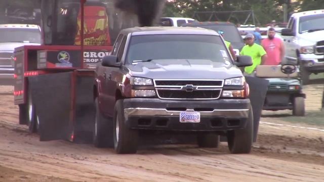 Уличный дизельный пикап тянет Truck Pulling! 2022 Битва за вытягивание